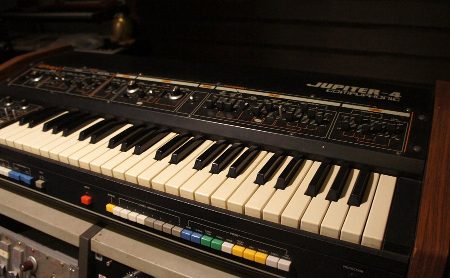 ROLAND JUPITER-4